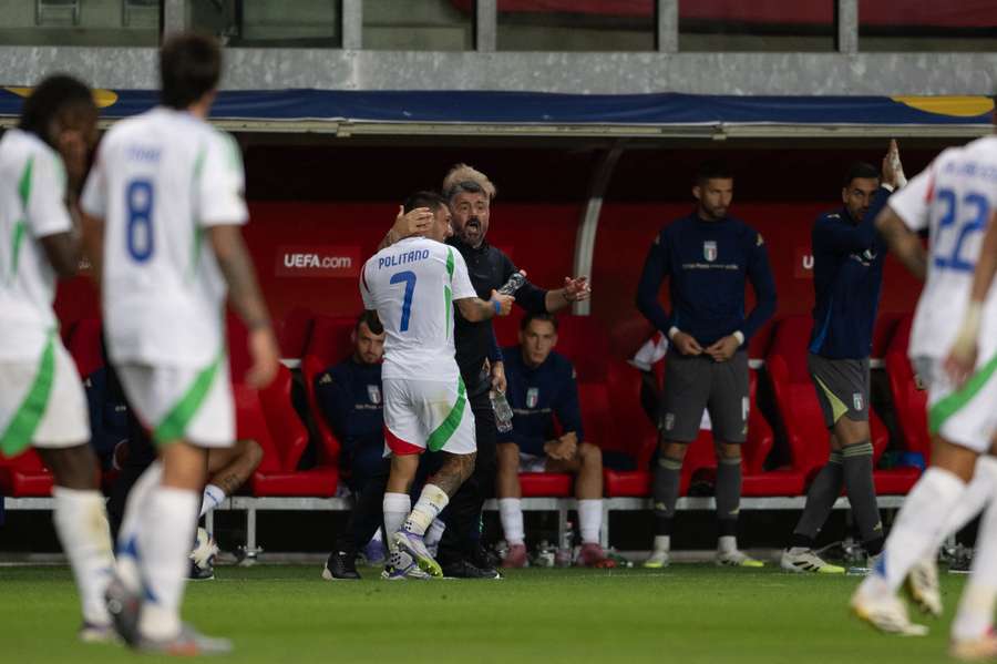 Gattuso festeggia il gol di Politano