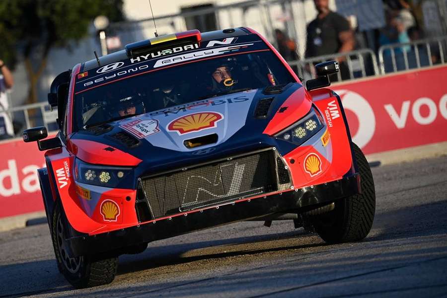 Le leader du championnat du monde des rallyes, le Belge Thierry Neuville, a remporté jeudi la spéciale d'ouverture du rallye du Portugal. 