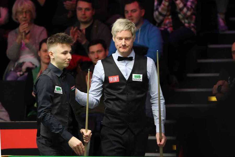 Antoni Kowalski i były mistrz świata Neil Robertson podczas German Masters