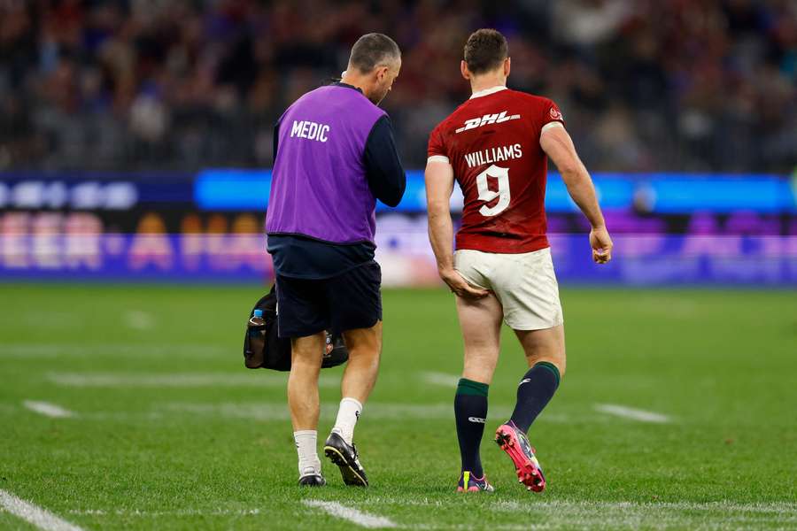 Williams limped off after scoring a try