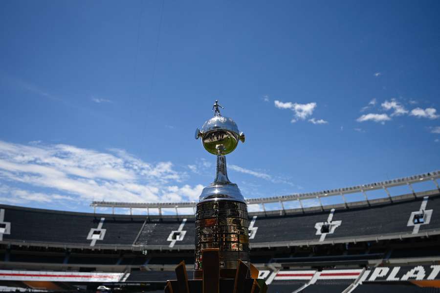 Le trophée cette semaine dans le Monumental.