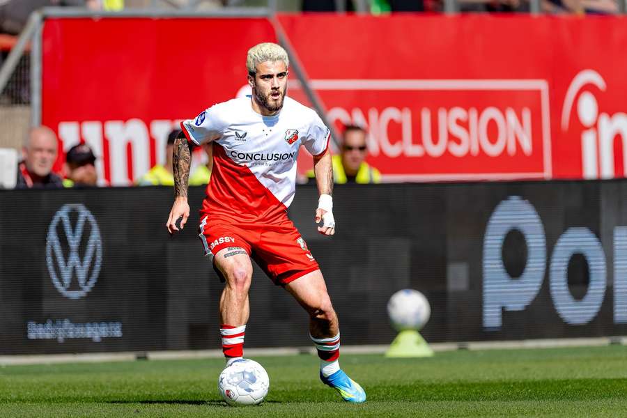 Ángel Alarcón fez 3 golos e 3 assistências em 13 jogos pelo Utrecht Ángel Alarcón fez 3 golos e 3 assistências em 13 jogos pelo Utrecht