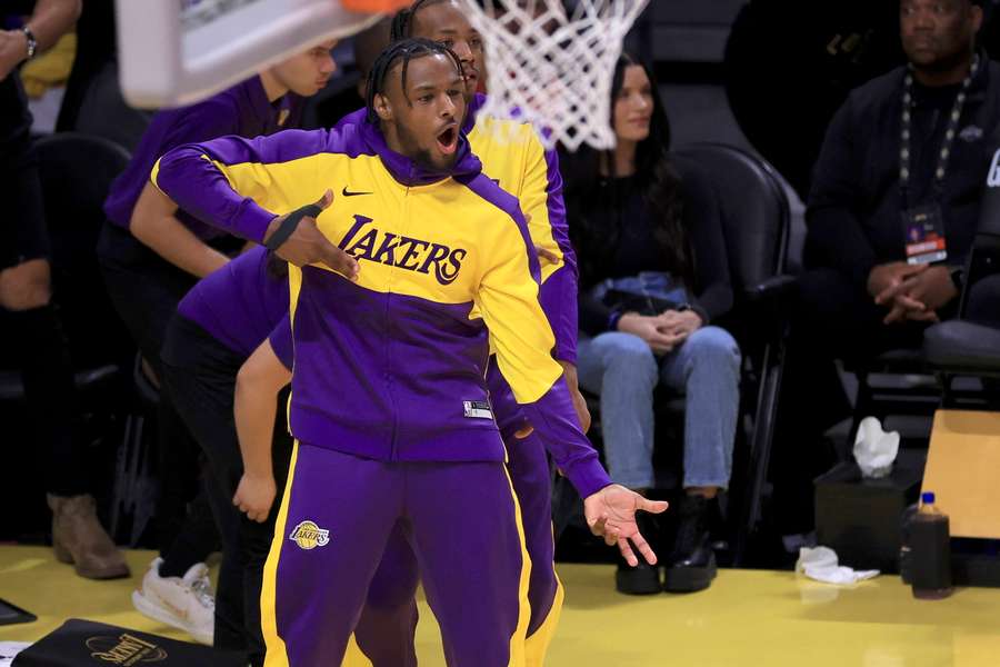 Bronny James nie pomógł Lakers, którzy przegrali w Filadelfii