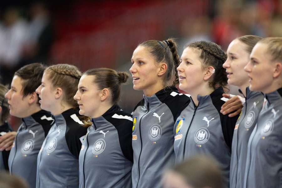 Die deutschen Handballerinnen arbeiten auf die Europameisterschaft in Ungarn, Österreich und der Schweiz hin.