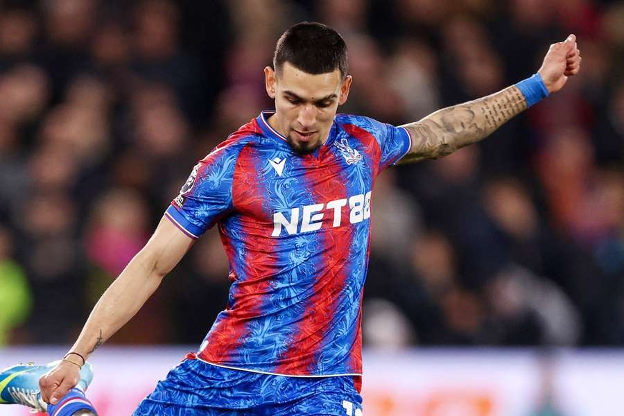 Daniel Muñoz é peça chave no ataque e na defesa do Crystal Palace