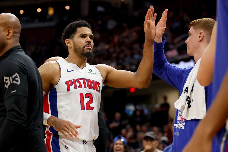 Harris chega a San Antonio vindo de Detroit Harris chega a San Antonio vindo de Detroit