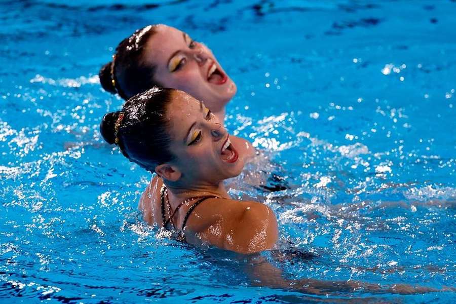 Maria Beatriz Gonçalves e Cheila Vieira representam Portugal na Taça do Mundo de Paris de natação artística