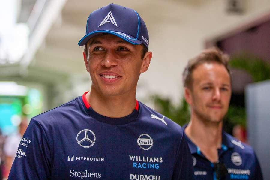 Alexander Albon seguirá na Williams nas próximas temporadas