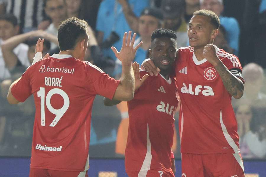 Carbonero abriu o placar para o Internacional