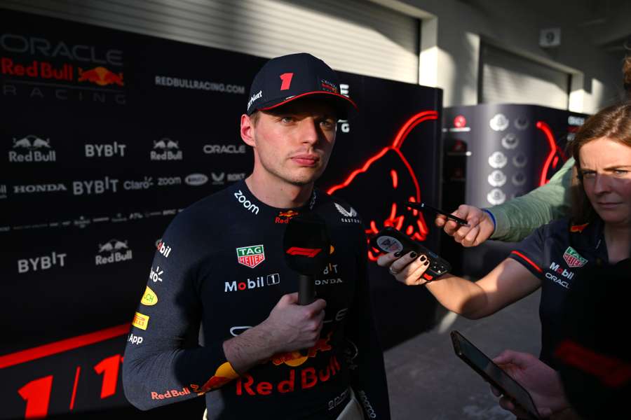 Max Verstappen na szczycie w Miami, Charles Leclerc rozbija się w treningu