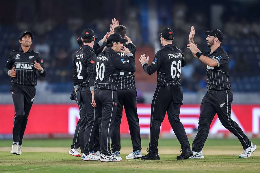 New Zealand make 322-7 against Netherlands in World Cup