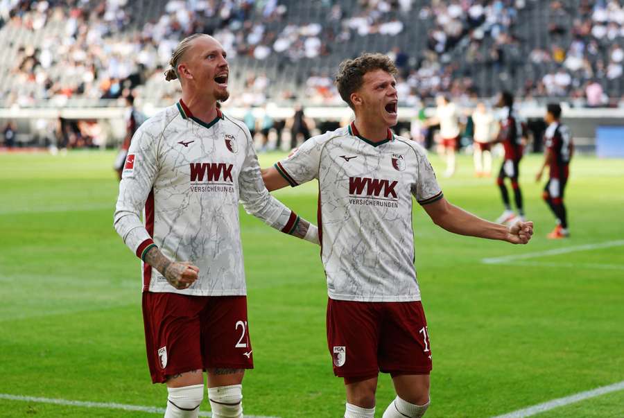 Fellhauer celebra su gol ante el Eintracht