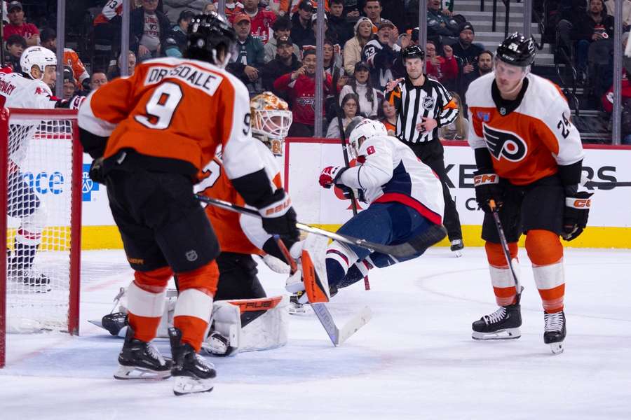 Ovechkin can't stop scoring