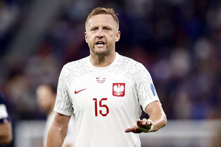 Glik assinou pelo Cracóvia, depois de deixar o Benevento