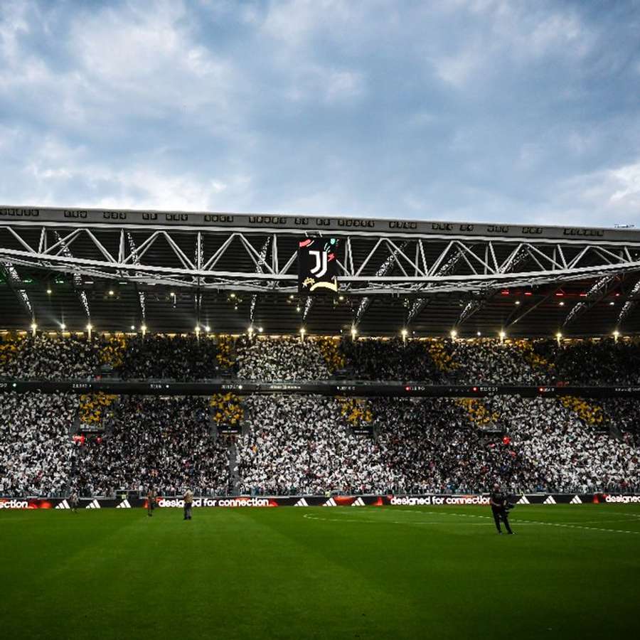 La Juve intenta acercarse a la UEFA para evitar un castigo mayor.