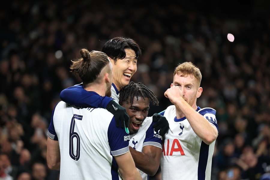Son mostrou toda sua mágica com golaço no Tottenham Hotspur Stadium