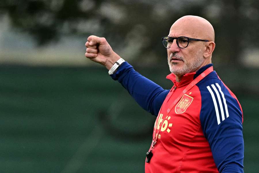 Spain's head coach Luis de La Fuente supervises a training session