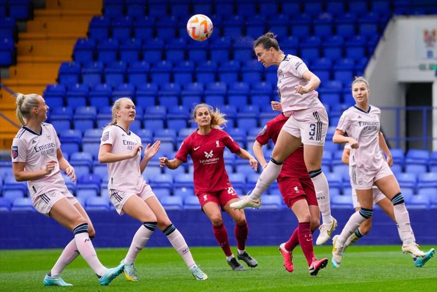 Arsenal Women v Zurich: Gunners reach Champions League century