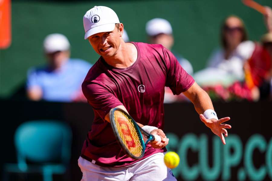August Holmgren in action against Spain in the Davis Cup