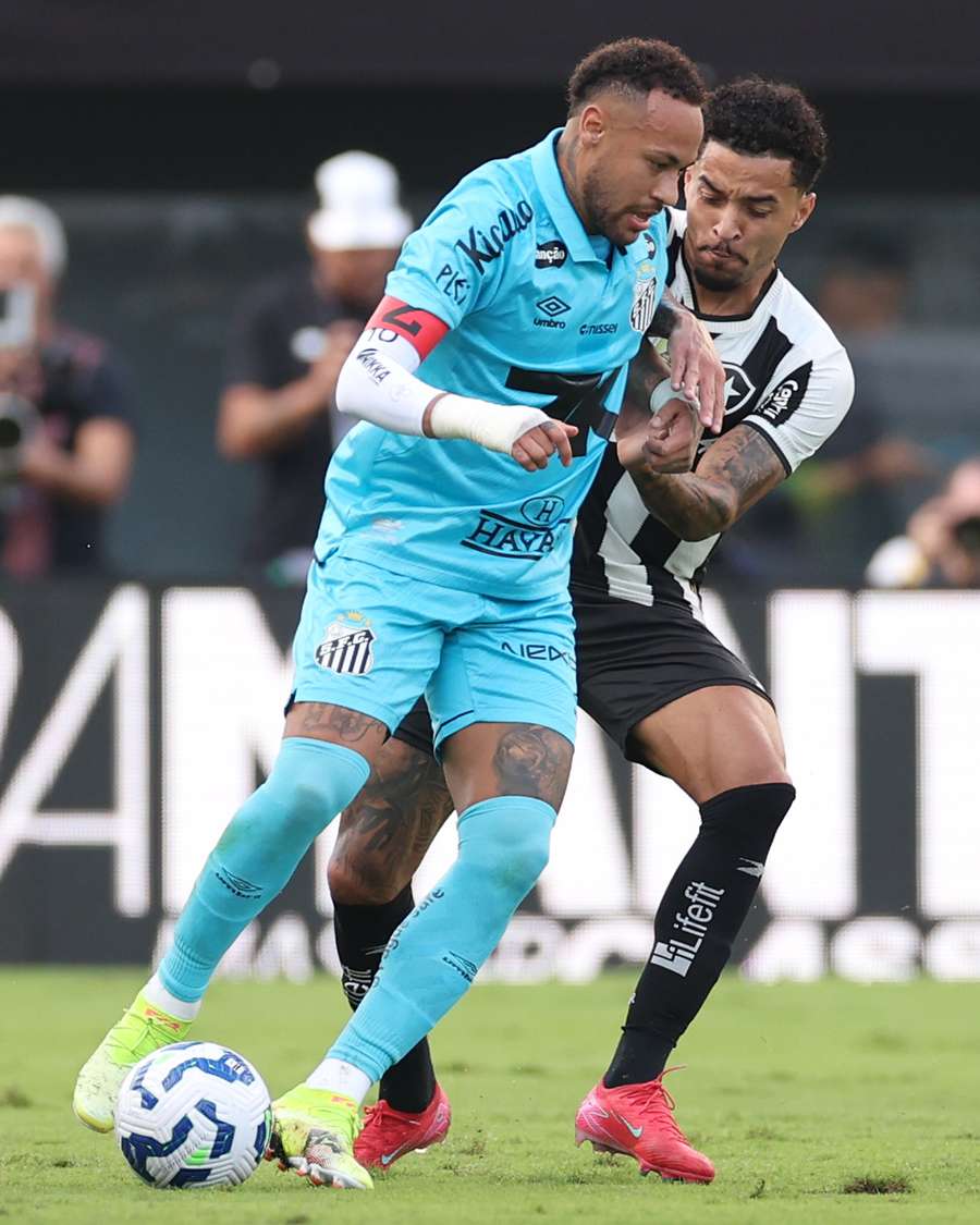 Neymar a fost marcat îndeaproape de Botafogo Neymar a fost marcat îndeaproape de Botafogo