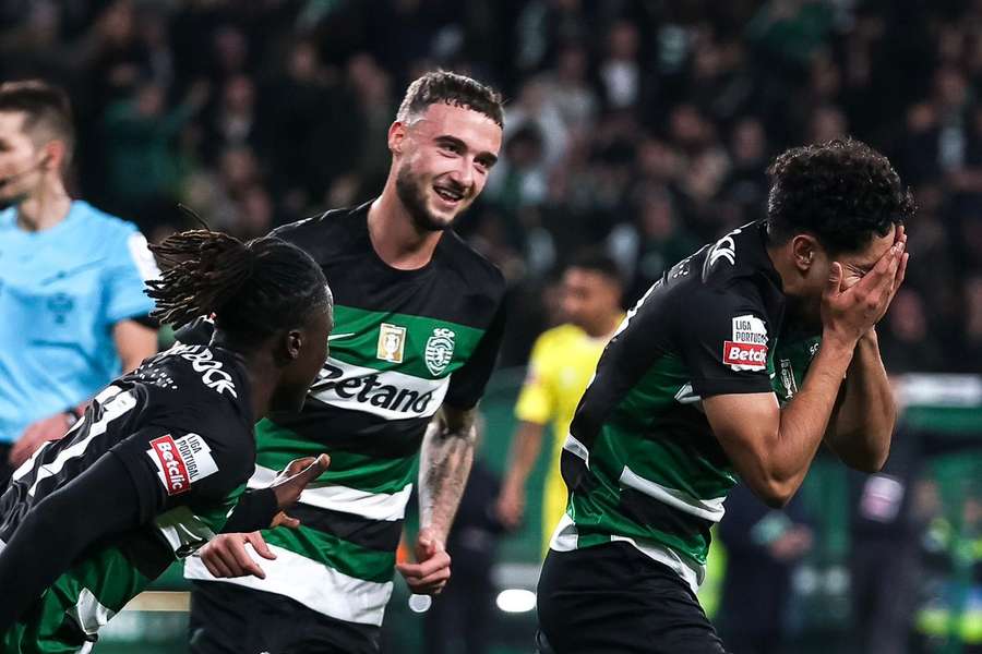 Zeno Debast festeja pelo Sporting