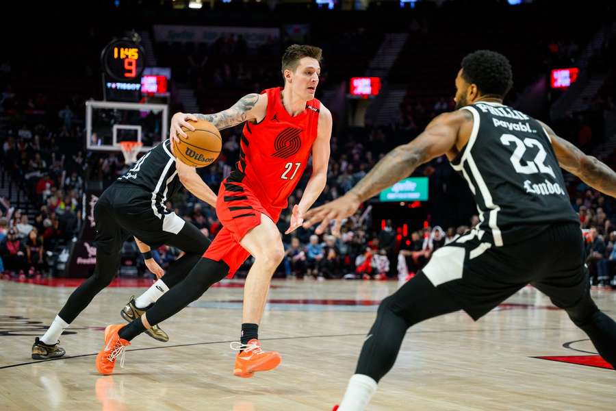 Krejčí dal při další výhře Portlandu v přípravě 10 bodů. Krejčí dal při další výhře Portlandu v přípravě 10 bodů.