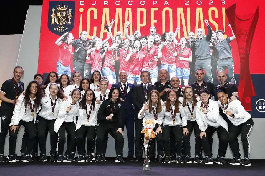 Las campeonas de Europa de futsal, homenajeadas por la Federación Española