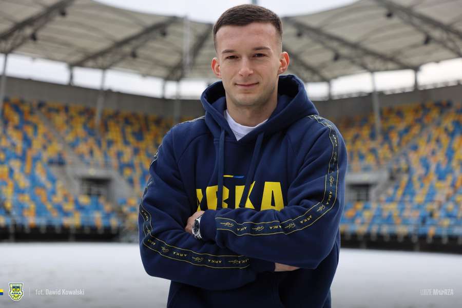 Kolejna zmiana barw po odejściu z Kotwicy, Petrović trafił do Arki Gdynia