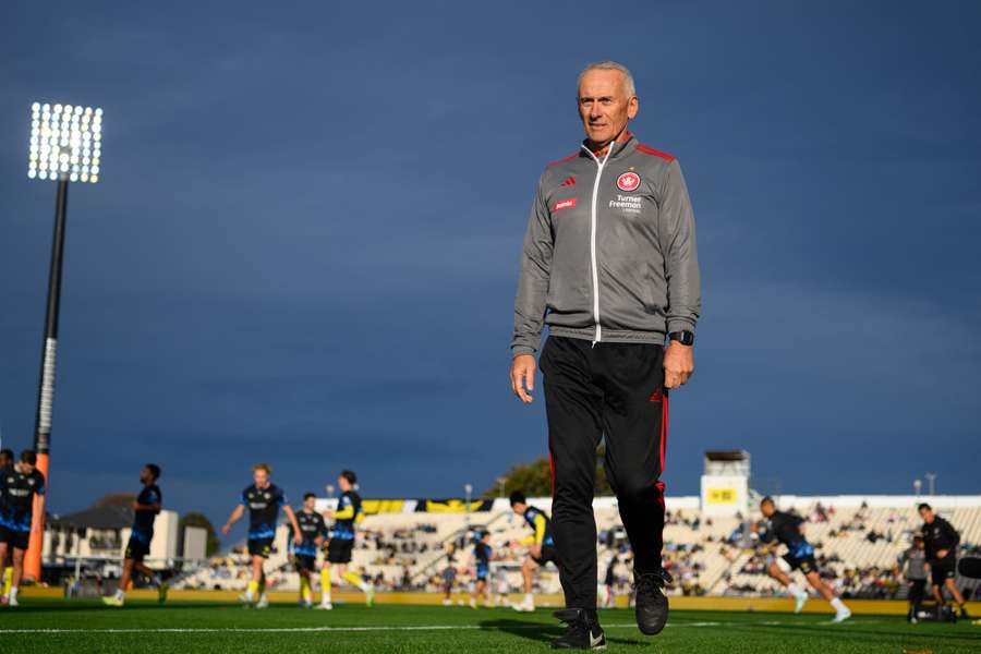Gary van Egmond oversees a pre-game warmup in Christchurch.
