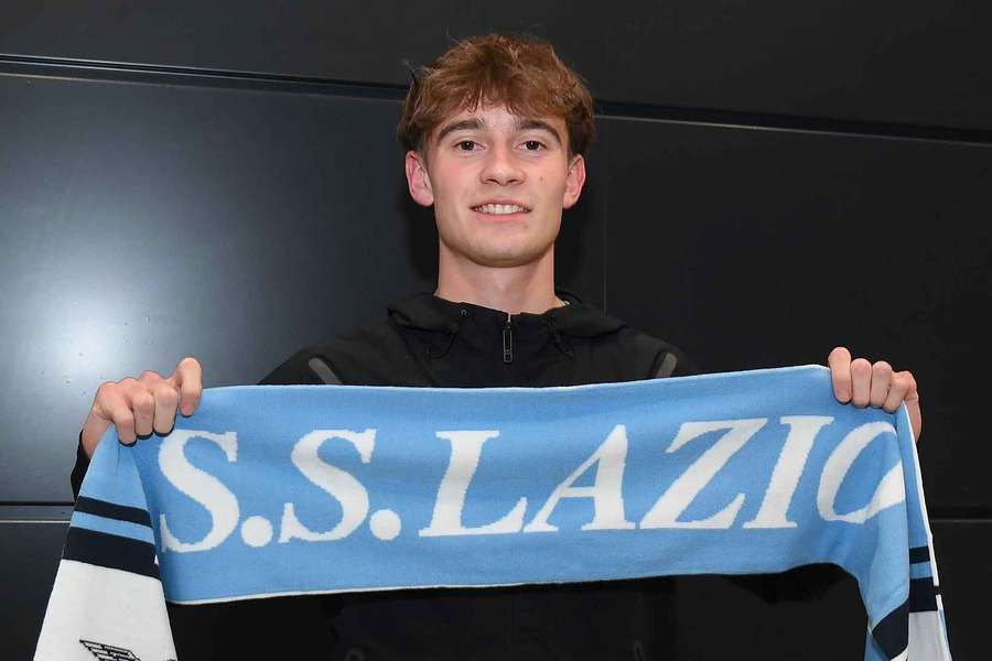 Oficjalnie: Adrian Przyborek zaprezentowany przez Lazio, Pogoń sporo zarobi