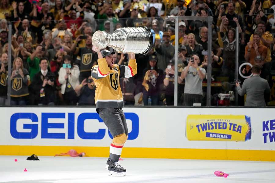 Reilly Smith je čerstvým vítězem Stanley Cupu.