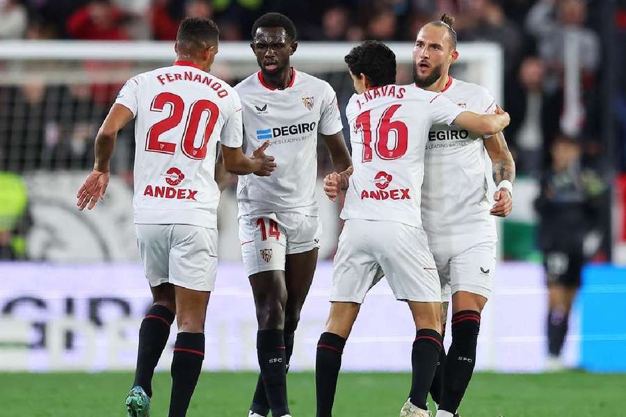 Nemanja Gudelj podrá seguir celebrando goles en el Sevilla tres años más