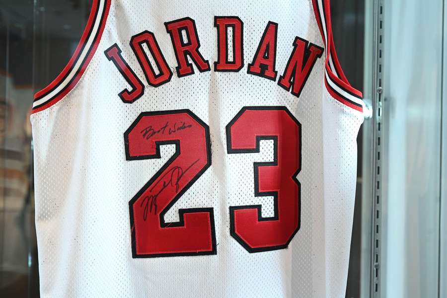 Olympisk Michael Jordan-trøje solgt for 20 millioner kroner
