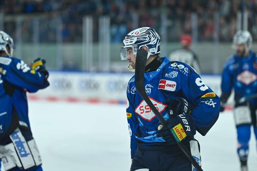 Drew Leblanc und die Dresdner Eislöwen durften einen Sieg feiern Drew Leblanc und die Dresdner Eislöwen durften einen Sieg feiern