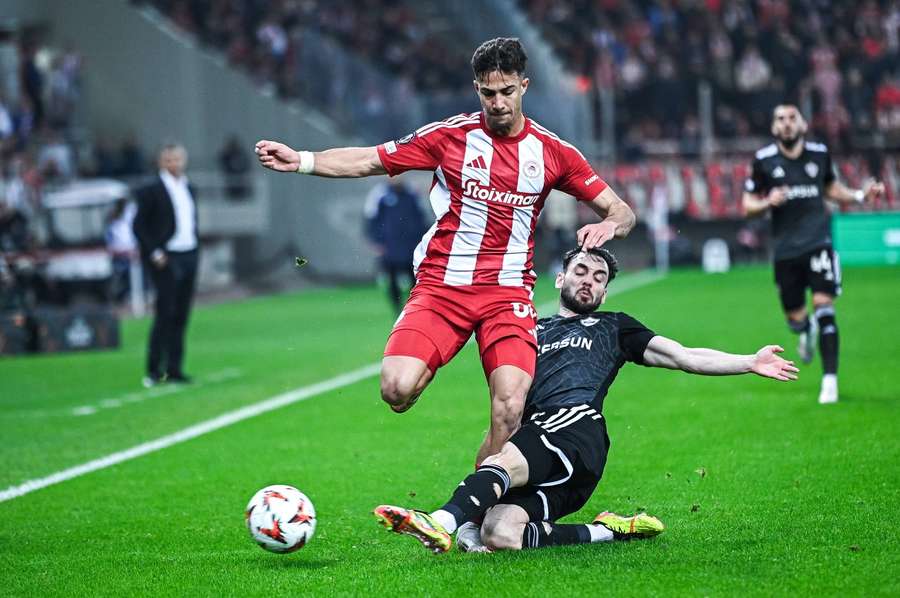 Man Utd approach Olympiacos for superkid Kostoulas