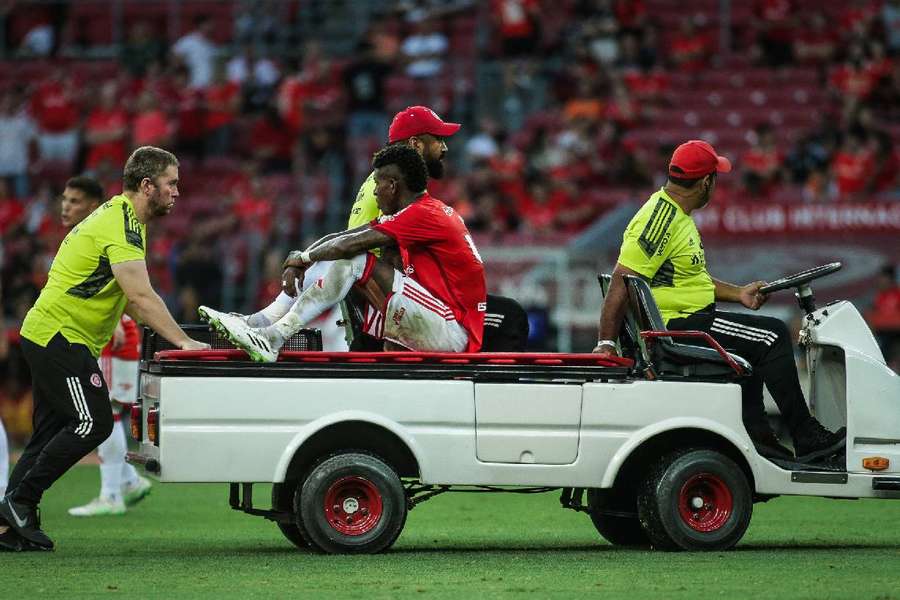 Contra o Bragantino, Vitão pode ter feito seu último jogo com a camisa do Internacional