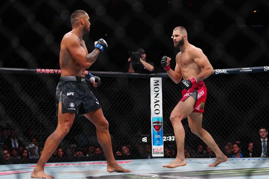 Ulberg (vlevo) v souboji s Procházkou (vpravo).