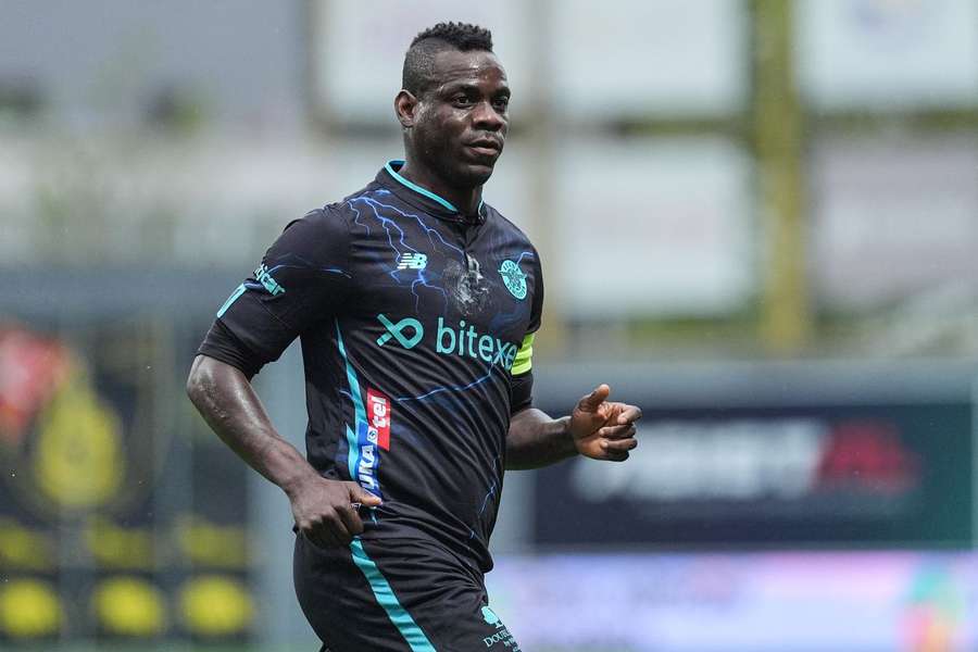 Balotelli ao serviço do Adana Demirspor