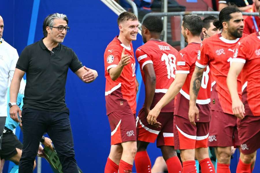 Yakin en Zwitserland boekten een 3-1 zege op Hongarije