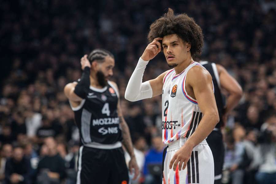 Nadir Hifi et Paris au fond du trou.