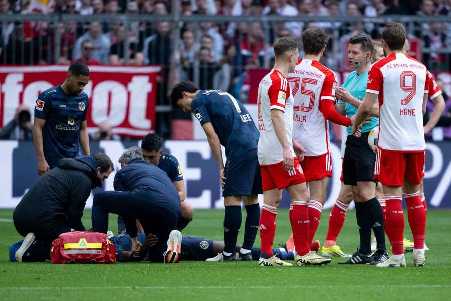 Árbitro evita possível tragédia na Bundesliga