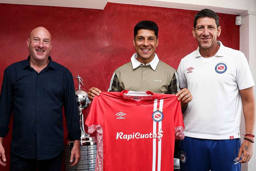 La presentación de Enzo Pérez La presentación de Enzo Pérez