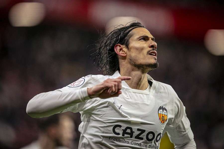 Cavani perto de se despedir do Valencia