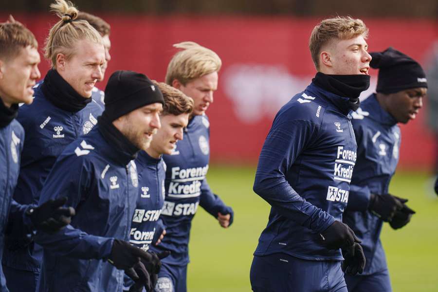Daramy durante o treino com a seleção da Dinamarca