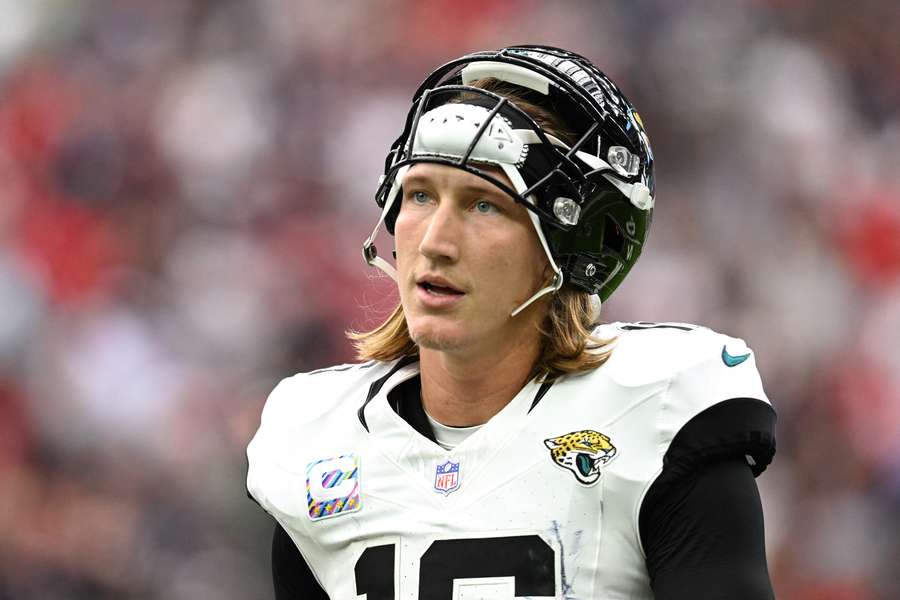 Trevor Lawrence tijdens de wedstrijd tegen de Texans