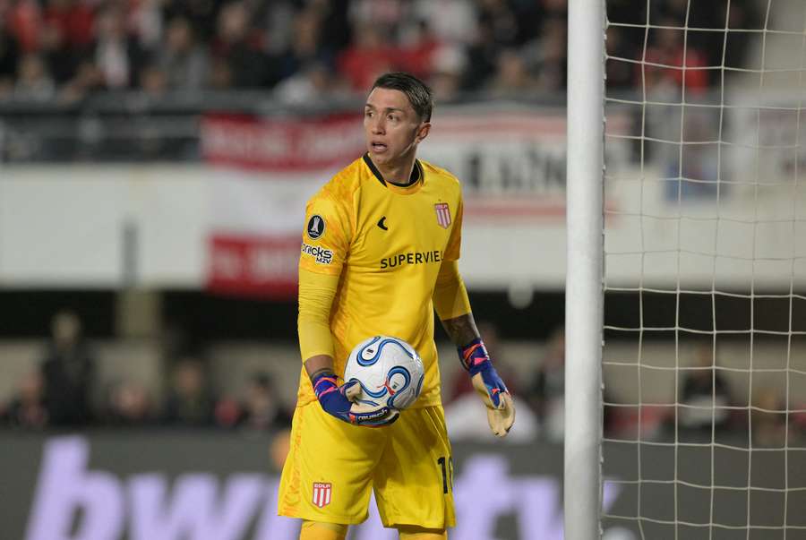 Fernando Muslera tem bons índices na Libertadores no gol do Estudiantes