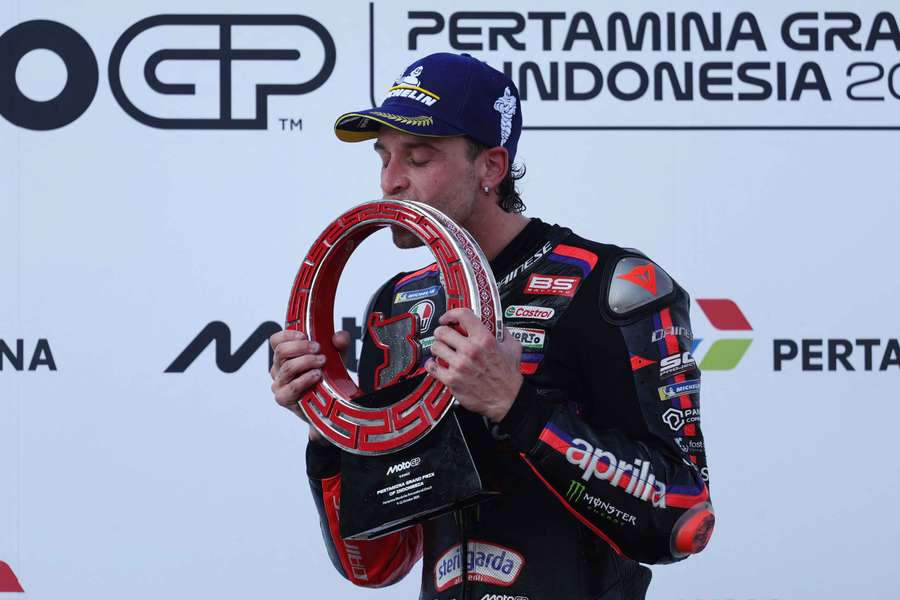 Marco Bezzecchi celebra il trionfo in Indonesia Marco Bezzecchi celebra il trionfo in Indonesia