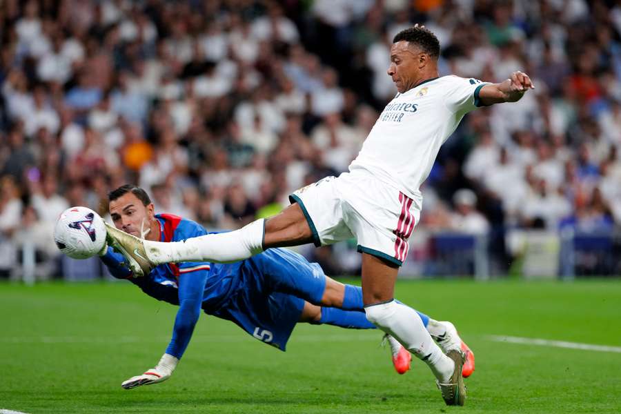 Kylian Mbappé in azione contro il Rayo Vallecano Kylian Mbappé in azione contro il Rayo Vallecano