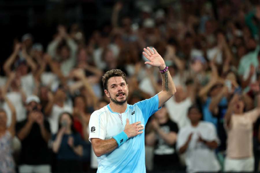 Stan Wawrinka waves goodbye to Australian Open