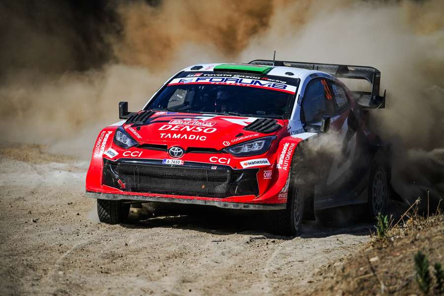 Elfyn Evans je novým mistrem světa. Elfyn Evans je novým mistrem světa.